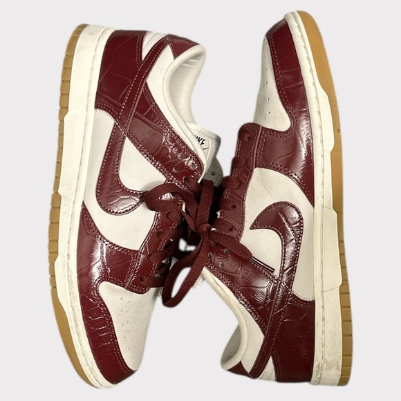 Nike: Dunk Low LX in Dark Team Red and Phantom - Picture 8 of 8